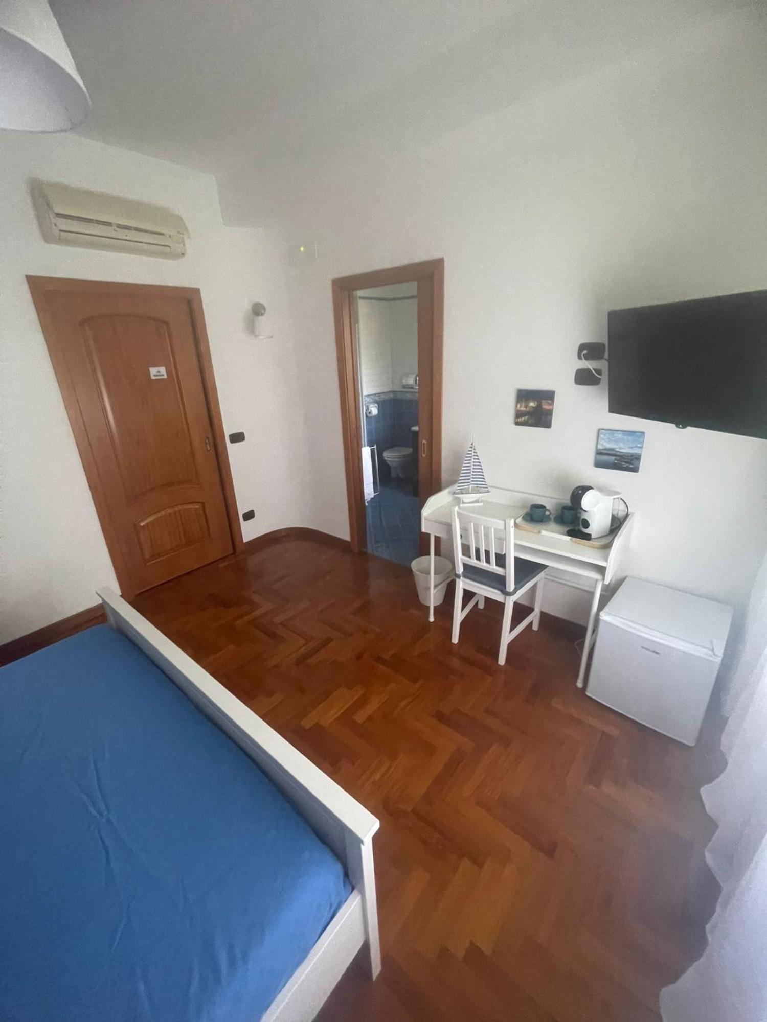 فندق Reginella House نابولي المظهر الخارجي الصورة